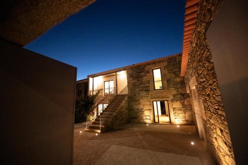 Casa de Trás-o-Muro