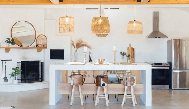Casa Del Desierto—Private Boho Oasis with Palm Trees, Hot Tub, Fire Pits