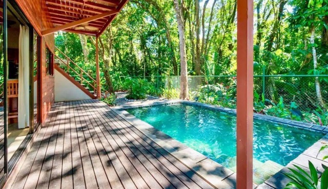 Casa Dharma Bum, Walk to Beach, Surf and Relax!