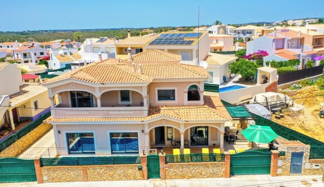 Casa dos Sonhos - with pool, BBQ and pizza oven