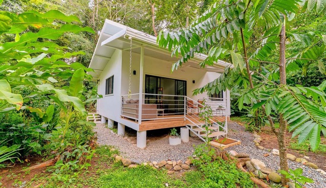 Casa Minerva - Modern new Jungle 1BD house AC & TV