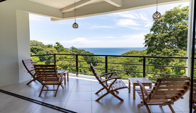 Casa Paraíso - Top Floor, Stunning Views of Playa Maderas, Walk to Surf
