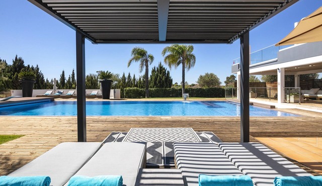 Casa Pera - Spectacular luxurious villa with pool!