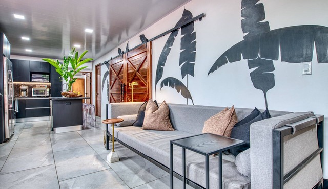 CASA RAZAS - Beautiful Balcony Retreat for Six