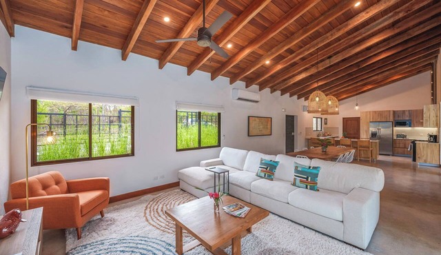 Casa Rumah- Stylish 4 Bedroom Home in Playa Negra