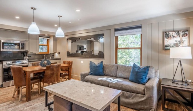 Cedar Crest - Sparrow Cottage 1