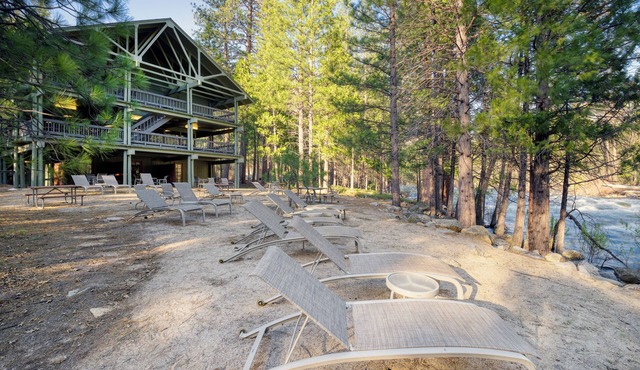 Cedar Grove Lodge