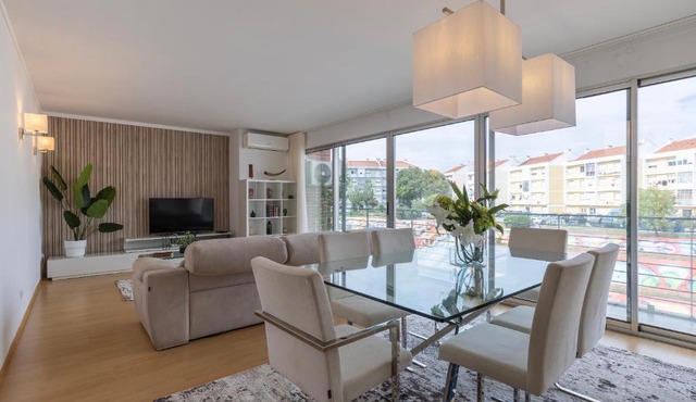 Charm 3BDR Apartment W/Balcony by LovelyStay