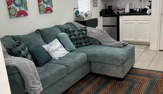 Charming 1-bedroom private apartment with AC in North Las Vegas