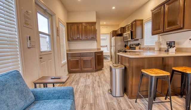 Charming 1 bedroom w/loft cottage in fabulous Coachella, California. No Pets