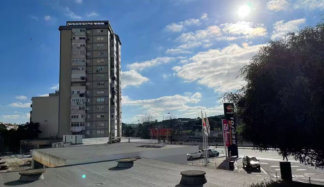 Charming 2-bedroom apartment with AC, WiFi in Lisboa near Benfica Stadium