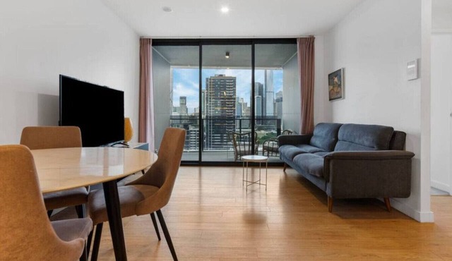 Charming 2BR Home with Pool, Gym & Sauna