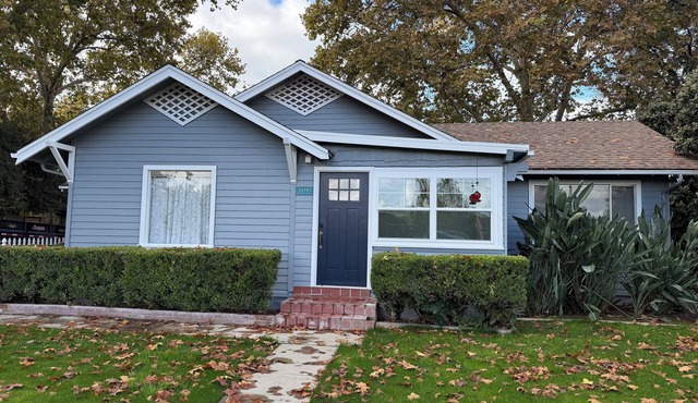 Charming 3-bedroom cottage with AC and WiFi close to Sequoia Entrance