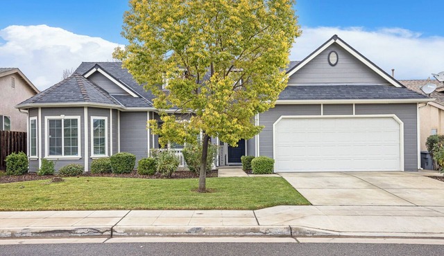 Charming 3-bedroom house in lovely Fresno with WiFi, AC
