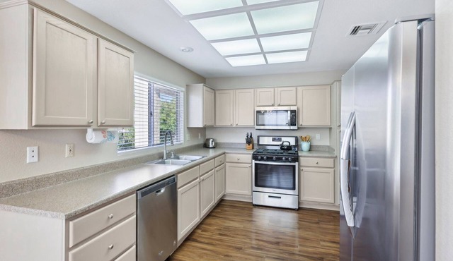 Charming! 55+ Sun City Summerlin Active-Adult Resort Community by Del Webb