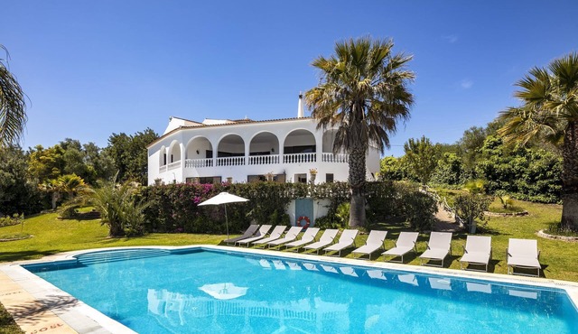 Charming Algarve Villa | Villa Quinta Luz | 9 Bedrooms | Large Pool & Snooker