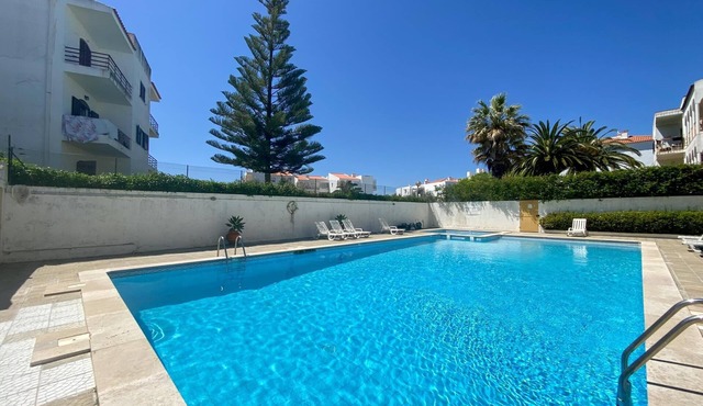 Charming apartment in a quiet area with a pool