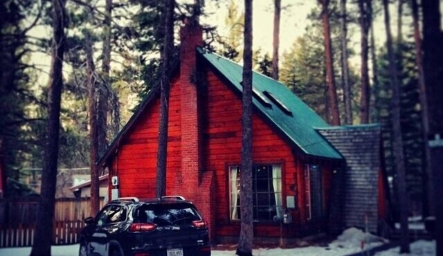 Charming, Cozy Cabin. Close to Beaches, Hiking and Skiing - Sleeps 4