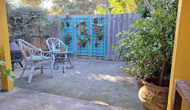 Charming Foothills Studio with WiFi in Carpinteria