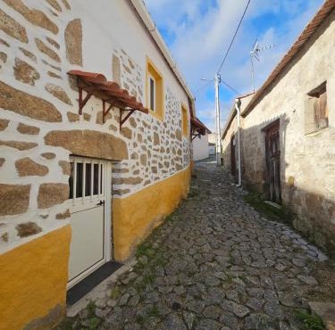 Charming House in Vila Nova de Foz Côa with Private Entrance