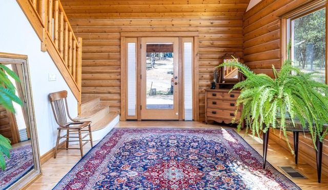 Charming log cabin near bass lake / yosemite