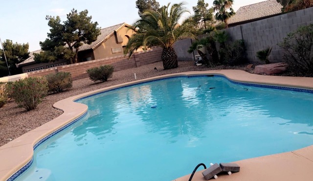 Charming Private Oasis- Approx 10 min to strip, Arcade Machine,FootMassagers