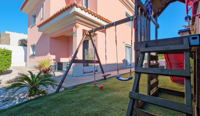 Charming villa with private garden and swimming pool,close to the beach and golf