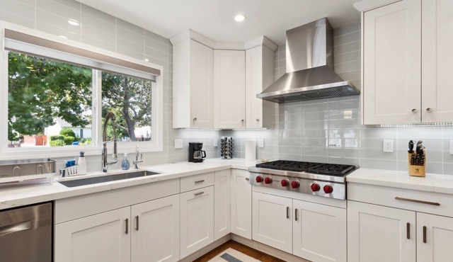 Charming Retreat With Hot Tub & Scenic Trails 2 Bedroom Home