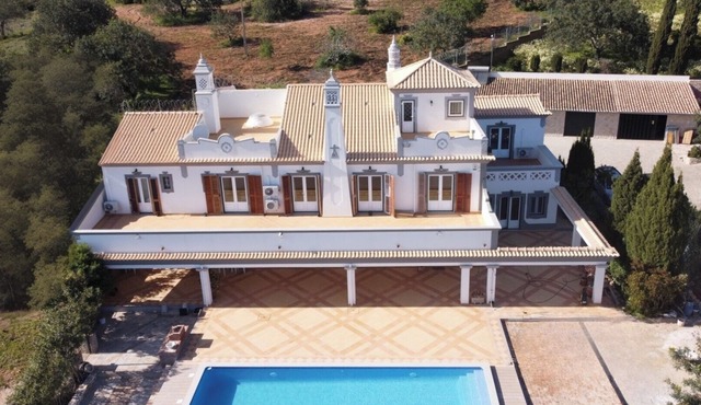Charming Villa with Pool in the Heart of Nature