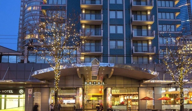 Chic 2BR Suite Vancouver West Downtown
