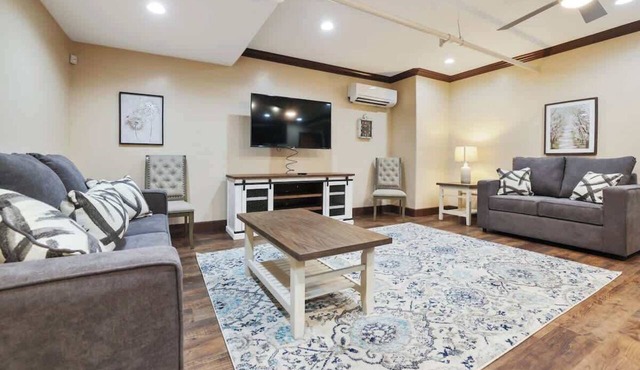 Chic Downtown Loft w/City Views & Workspace