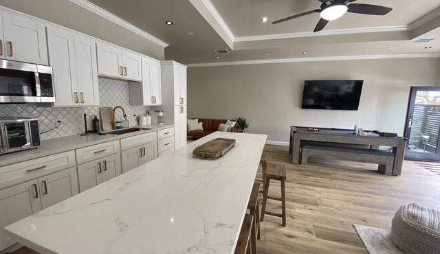 Chic stylish home minutes away from everything in hillcrest