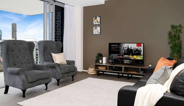 City & River Views | Brisbane CBD Family Apartment