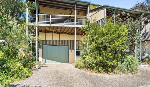 Claytons 10 | 4 bed, 2 bath, Cylinder beachfront
