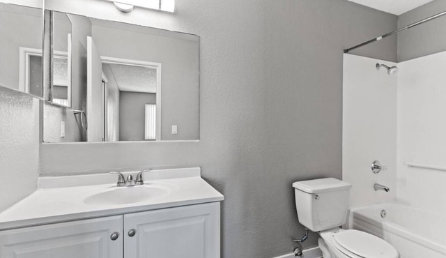 CLOSE TO DOWNTOWN & EASY ACCESS TO THE FREEWAY, STOP BY TODAY & ENJOY YOUR STAY.