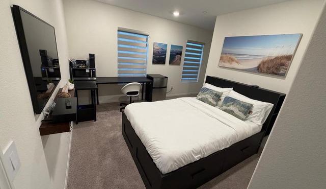 Coastal Private En-Suite With Resort Amenities