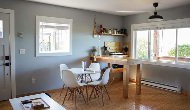 Coastal Suite – Waterfront Harbour Retreat in the Heart of Ucluelet