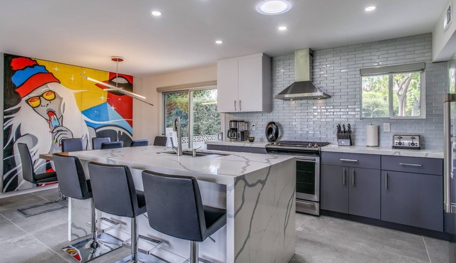 Coco Cabana Luxurious Condo with Stunning Views