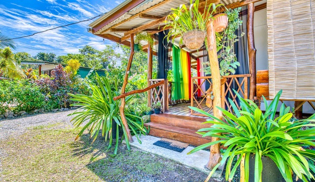 Colibri Ecolodge-Casa Bob Marley 3 min walk beach/town