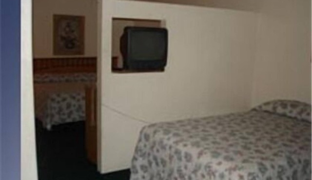 Colonade Motel