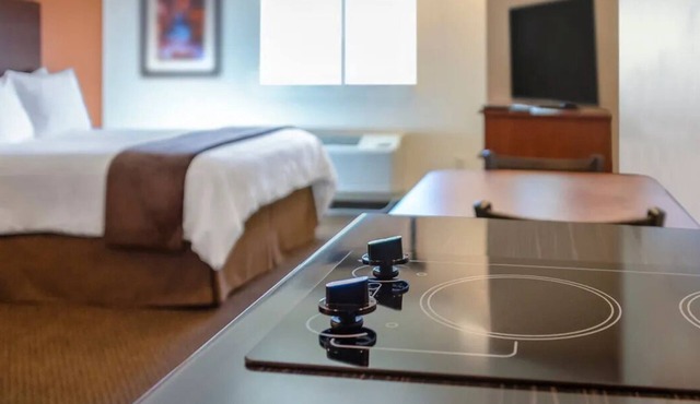 Comfort & Convenience: North Las Vegas Room with Kitchen! Near Cheyanne Square!