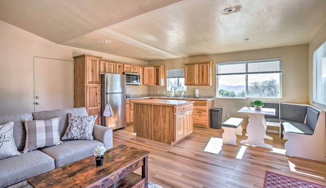 Comfy Oakhurst Duplex Near Hiking & Sightseeing!