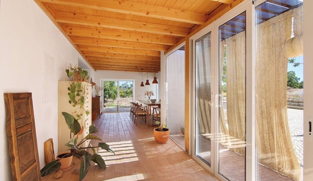 Country House 'Outbase Explorers' with Shared Pool, Shared Garden and Wi-Fi