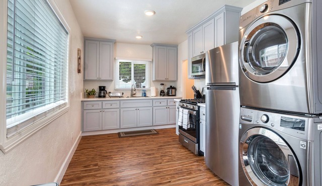 Cozy 2 BdRm Long Beach Casita - Sleeps 6