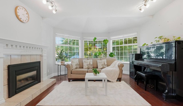 Cozy 3BR House Near Ocean Park & Crescent Beach
