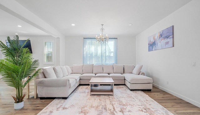 Cozy 5B4.5B｜Communal Pool｜Pets OK｜Garage & Driveway｜Specious Backyard #42465
