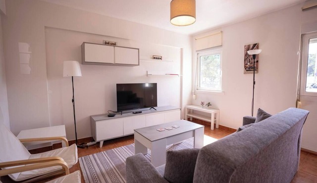 Cozy and Quiet 3-Bedroom Flat