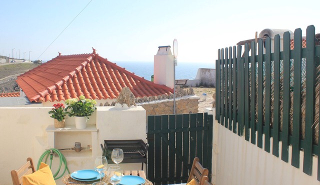 Cozy Azenhas do Mar cottage by Lisbon Dreams