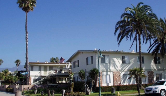 Cozy Beach Condo in Carpinteria
