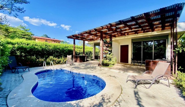 Cozy dog-friendly apt w/shared pool - close to Tamarindo